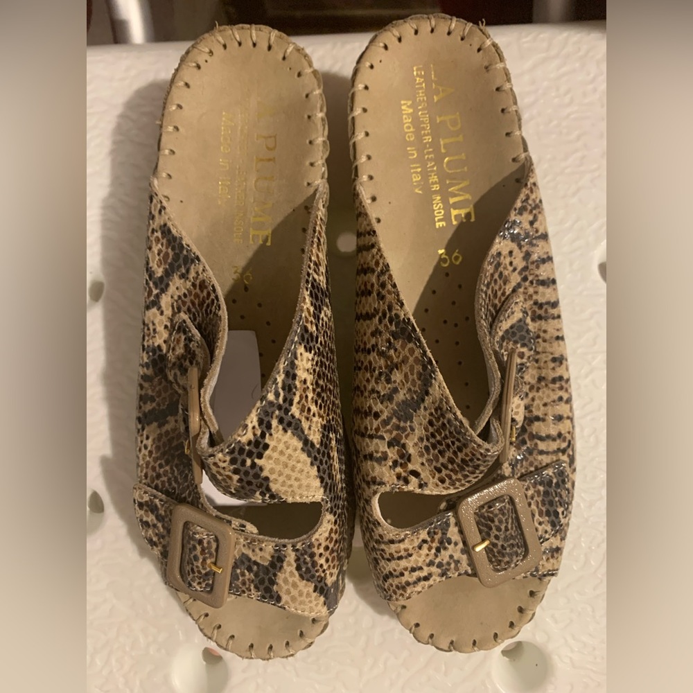 LA PLUME Sandals Leather upper Snake Print  Gray 36